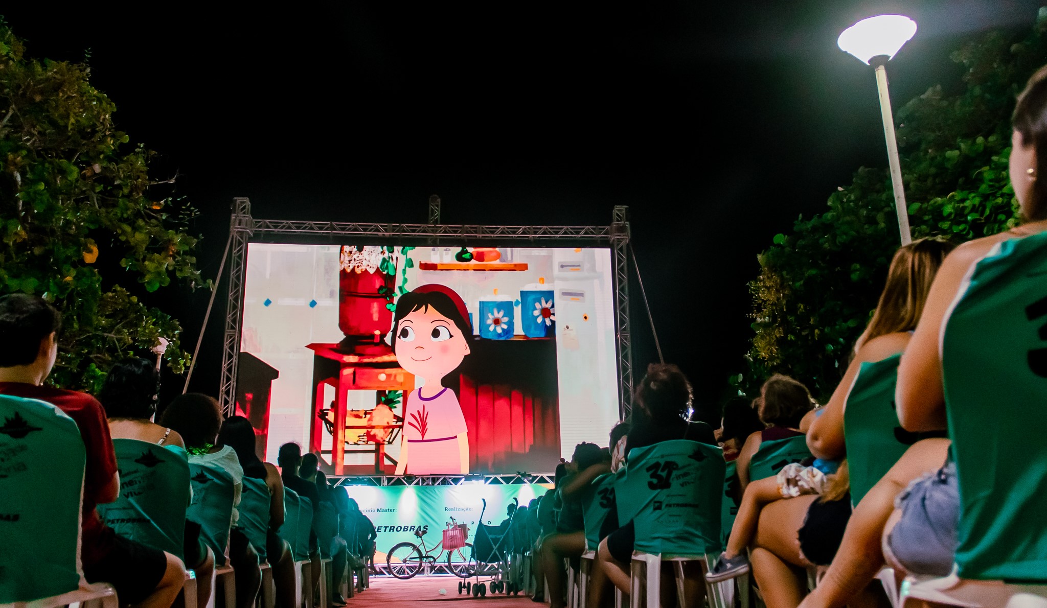 Leia mais sobre o artigo 31º Festival de Cinema de Vitória Itinerante: caravana cultural encerra programação gratuita na Praia do Morro, em Guarapari 