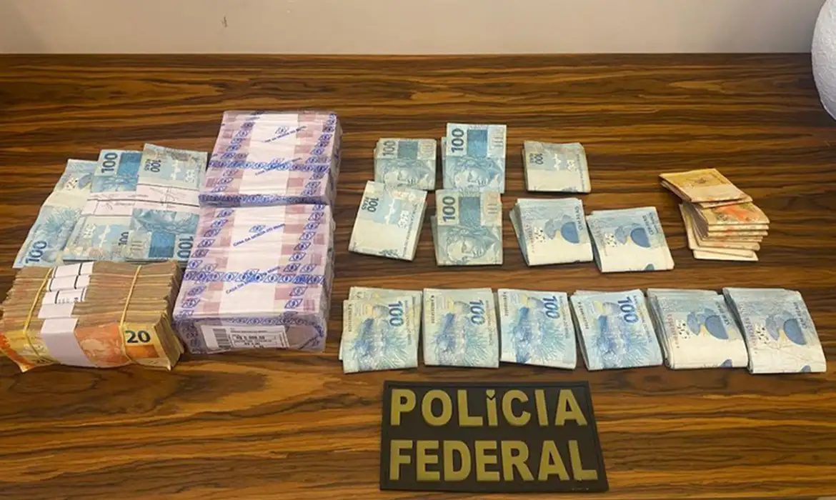 Leia mais sobre o artigo Polícia Federal investiga desvio de R$ 50 milhões da educação