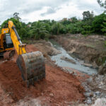Manutenção preventiva é realizada na Rua Sargento Pedro após período de chuvas