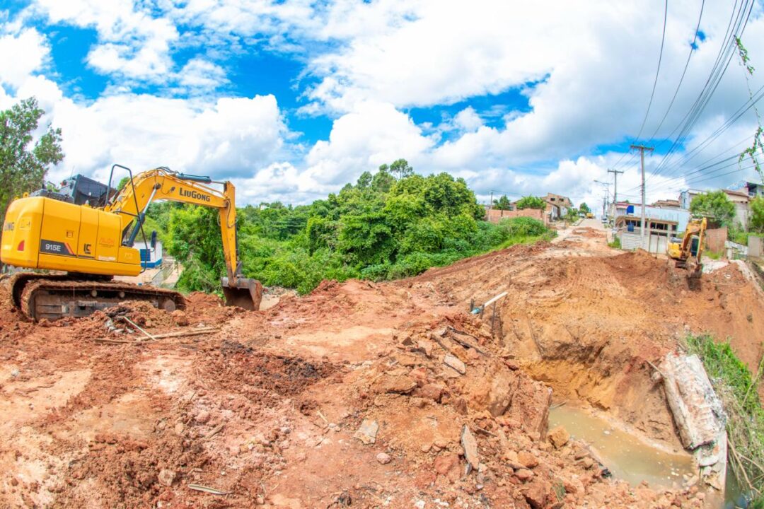 Leia mais sobre o artigo Prefeitura inicia obra de macrodrenagem após interdição de trecho da Av. Padre Anchieta