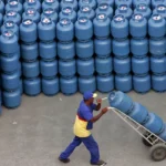 Governo libera R$ 330 milhões para segurar preço do gás de cozinha