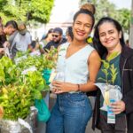 Drive Thru distribui mais de 400 mudas nativas da Mata Atlântica
