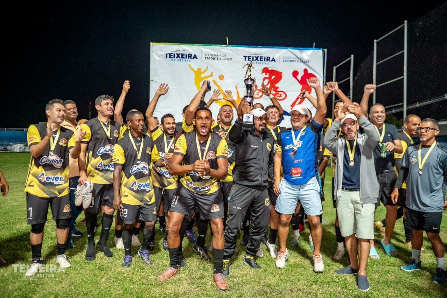 Leia mais sobre o artigo Arutef/Varejão das Baterias conquista os títulos das categorias 40+ e 50+ do Campeonato Master 2026
