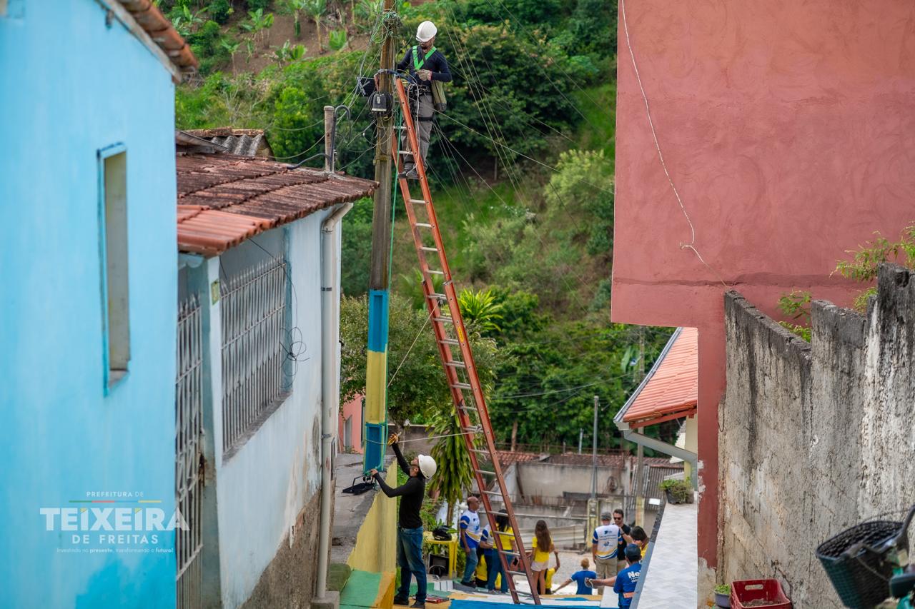 Leia mais sobre o artigo Escadaria do Teixeirinha ganha iluminação em LED e valoriza novo ponto turístico da cidade