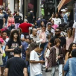 Salários diminuem pobreza em 22 regiões metropolitanas